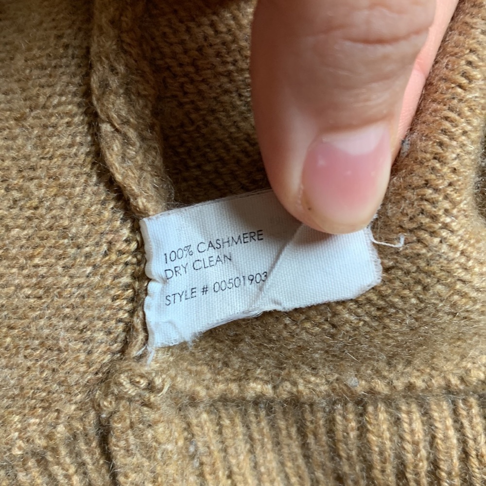Club Monaco Cashmere Over-Sweater - Picture 3 of 10